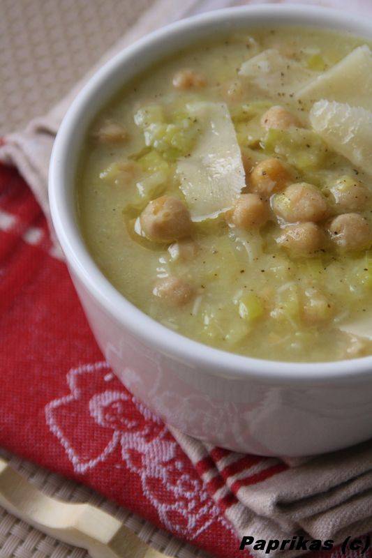 SOUPE DE POIREAUX AUX POIS CHICHES