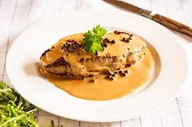 STEAK AUX POIVRES VERTS